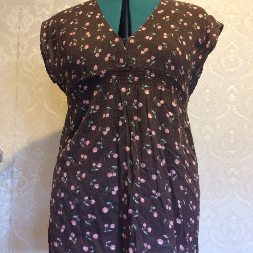 Lightweight dress/coverup, sz small. Cherry print